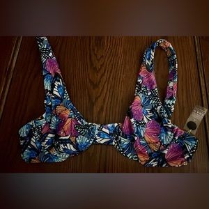 Moana Bikini NWT size Medium
